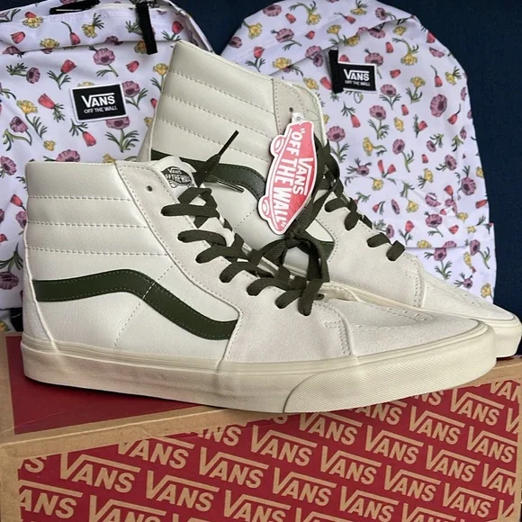 Vans Women’s Sk8-Hi
Vintage Pop Marshmallow/True White 
VN0A4BVTR2S
Sneakers - Picture 7 of 16